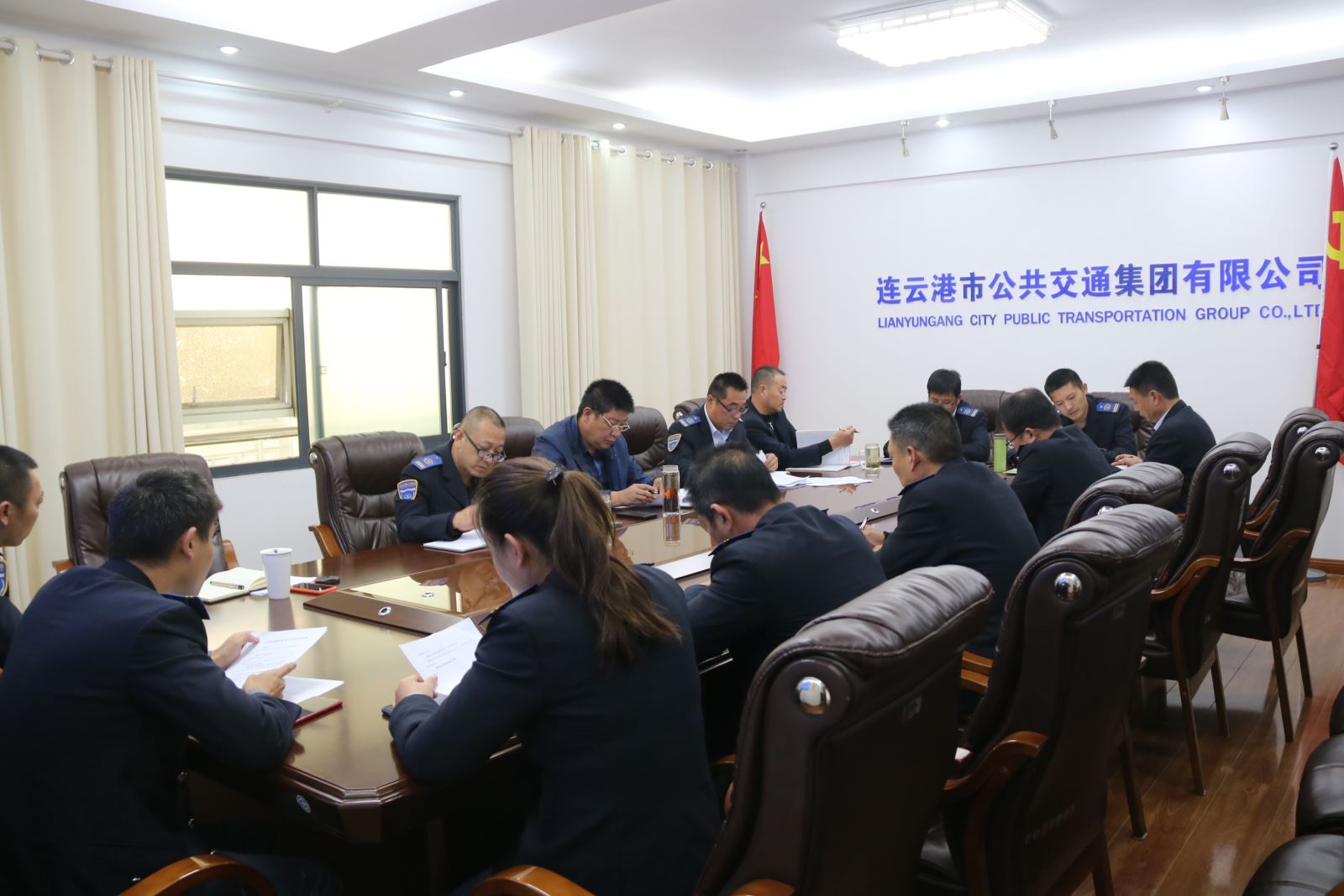 公交集团召开安全生产例会暨路口限速工作推进会